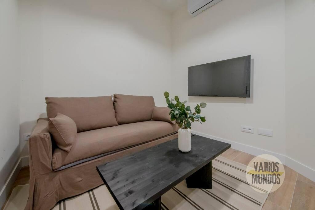 Cool Y Centrico Apt 6Px En Plena Plaza Del Carmen E2 Madrid Bagian luar foto